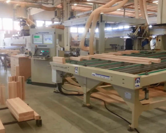 Lavorazione del legno in fabbrica