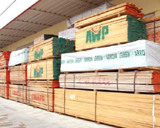 Legno stoccato per produzione